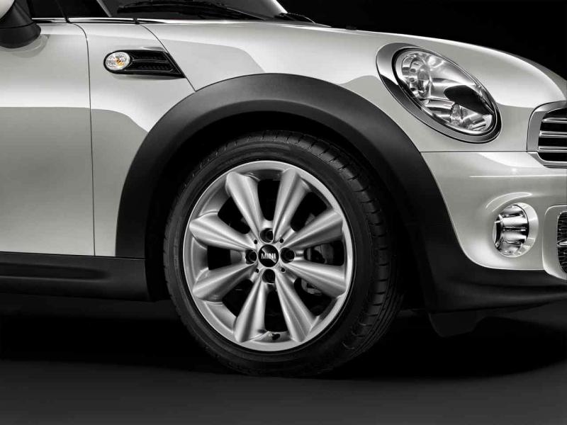 Wheels | Genuine 17" Inch Light Alloy Wheel Conical-Spoke R121 Silver Exterior Accessories Wheels